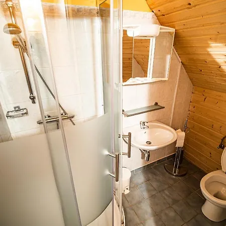 Guest house Planinski Dom Hermanov Hram 3*