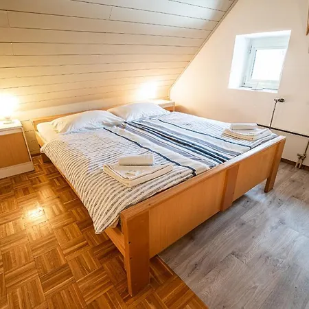 Planinski Dom Hermanov Hram Log pod Mangartom