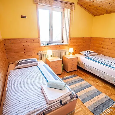 Planinski Dom Hermanov Hram Log pod Mangartom