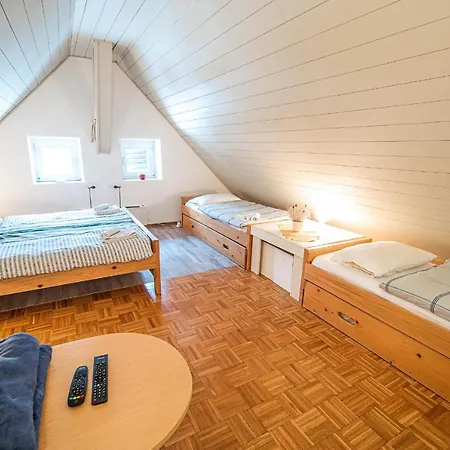 Guest house Planinski Dom Hermanov Hram