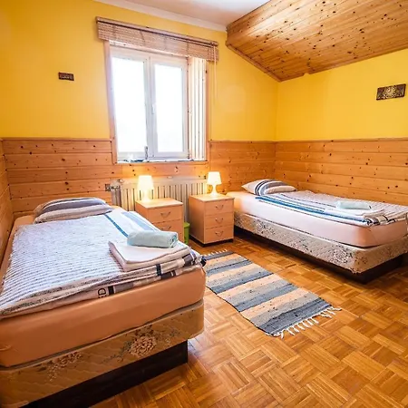 Planinski Dom Hermanov Hram Guest house