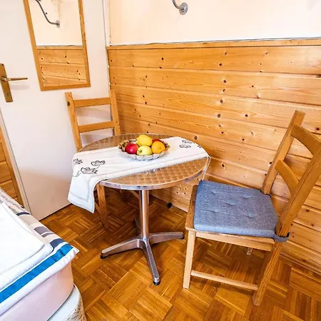 Planinski Dom Hermanov Hram Log pod Mangartom