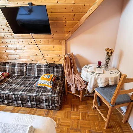 Planinski Dom Hermanov Hram Guest house